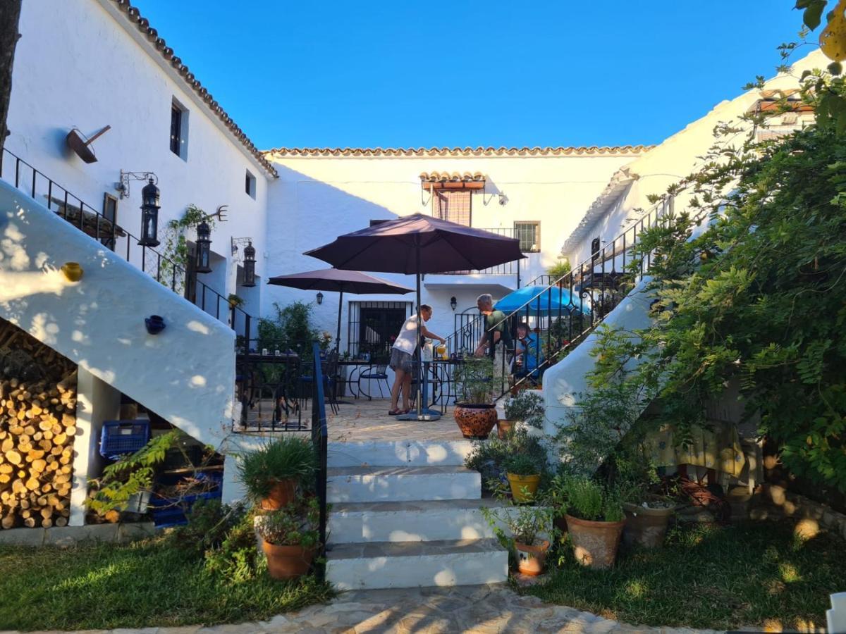 Bed and Breakfast Cortijo La Haza Iznájar Exterior foto