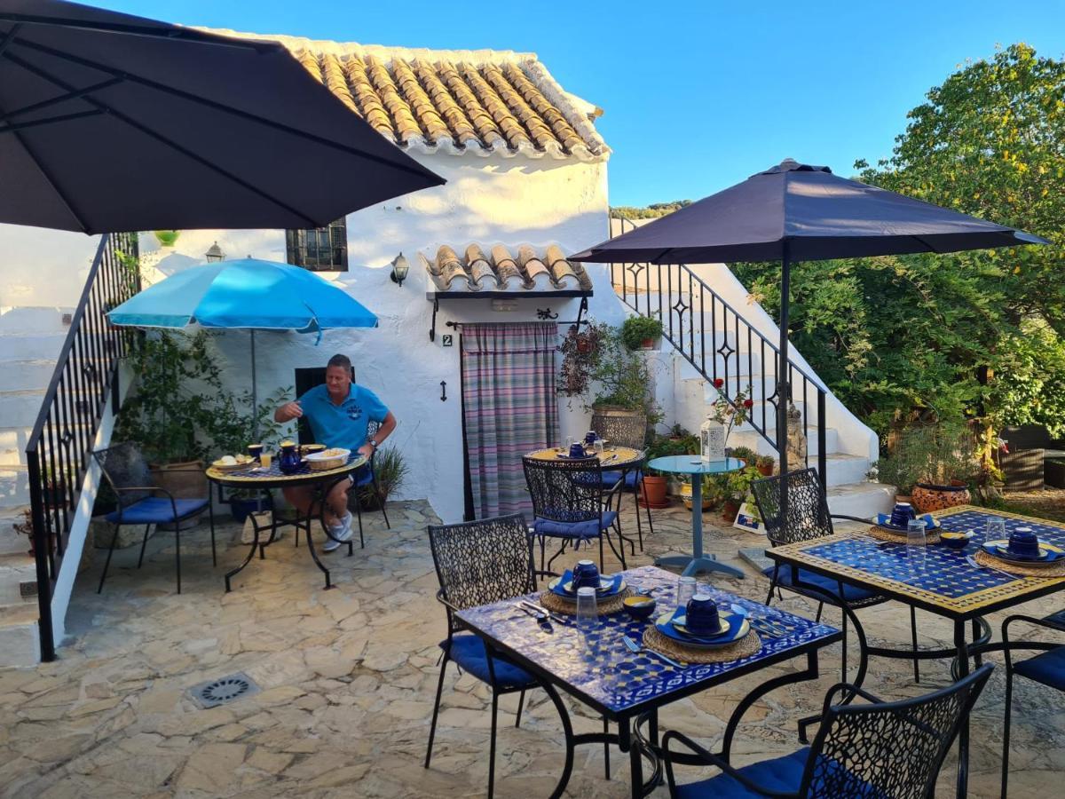 Bed and Breakfast Cortijo La Haza Iznájar Exterior foto
