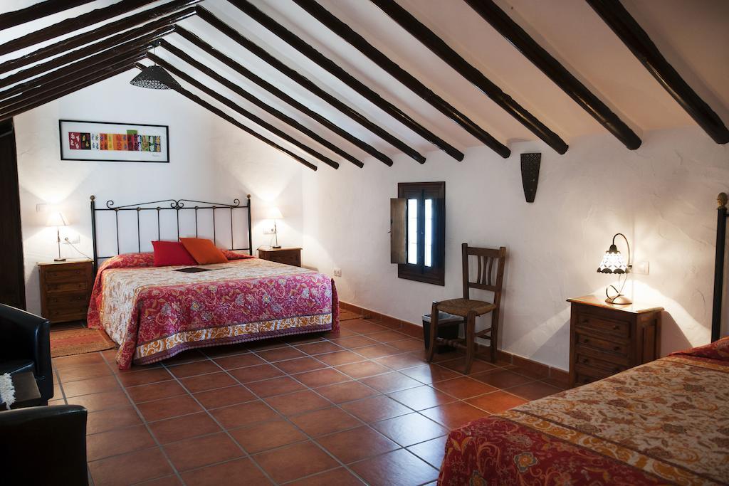 Bed and Breakfast Cortijo La Haza Iznájar Habitación foto
