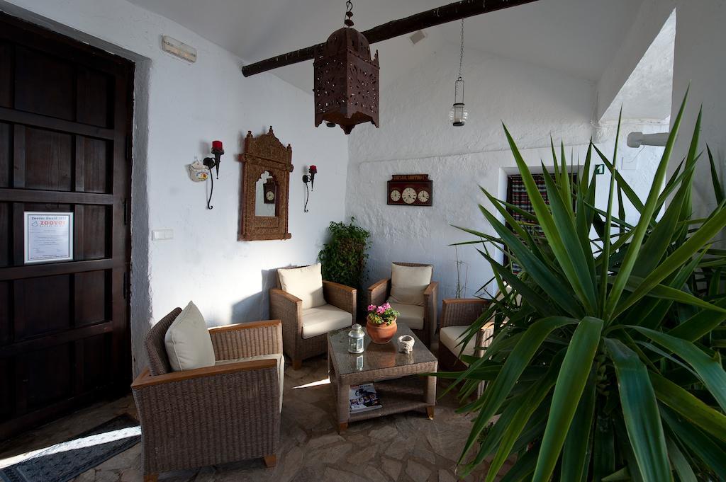 Bed and Breakfast Cortijo La Haza Iznájar Exterior foto
